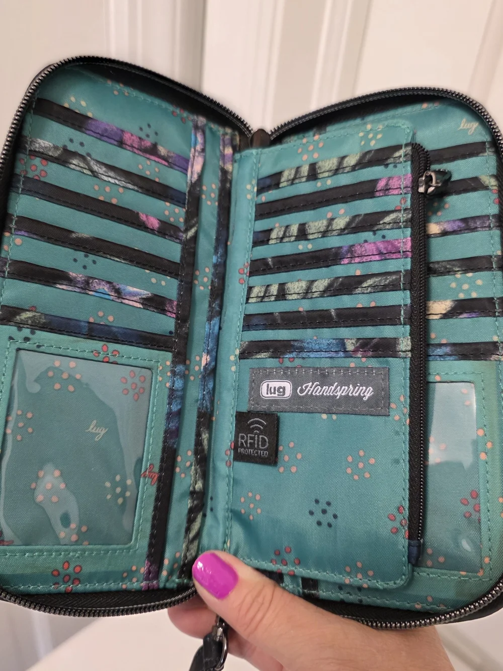 EUC Lug Handspring Quilted BLOOM BLACK Pattern Wristlet - Wallet Zip Close RFID
